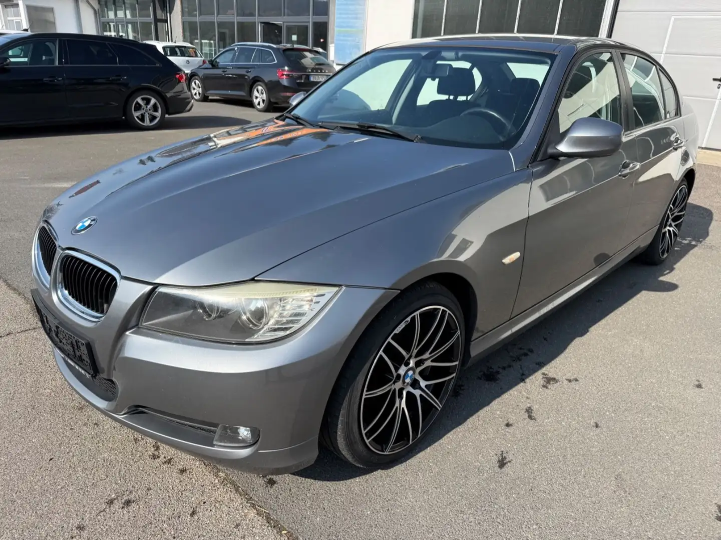 BMW 320 d e90 Limousine Klimaautomatik Tempomat 18" Grau - 1