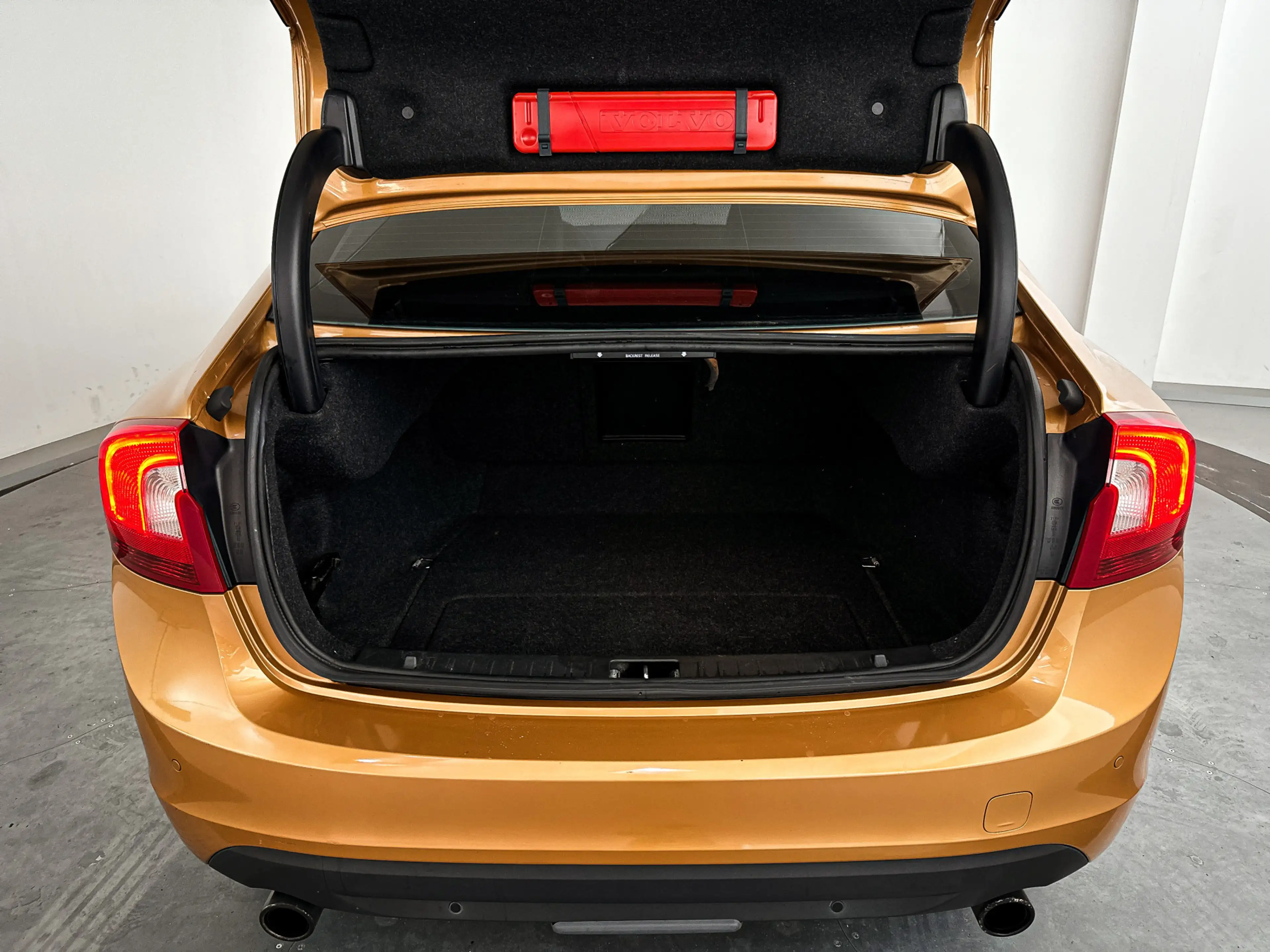 Volvo S60 1.6 T3 Summum | Park assist | Airco | Cruise contr — photo 12