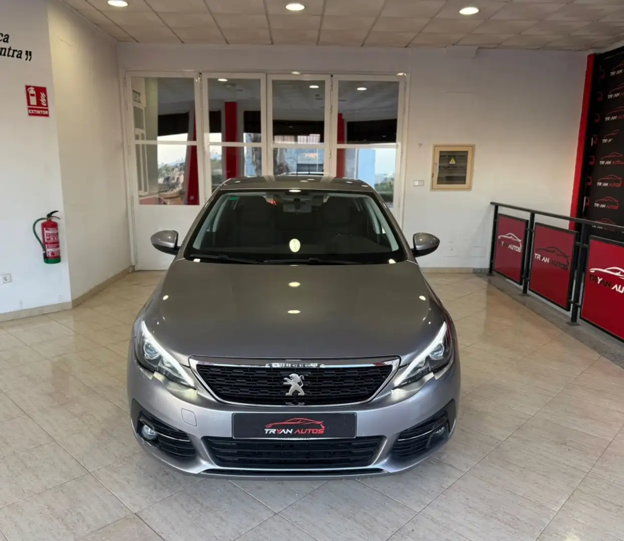 Peugeot 308 1.6BlueHDi S&S Allure 120 Gris - 1