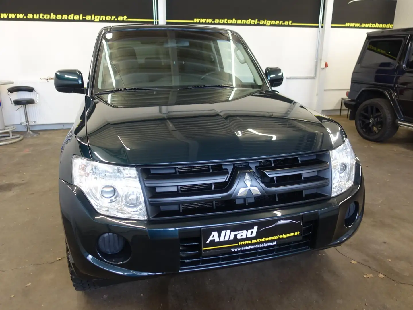 Mitsubishi Pajero 3.2 Inform Di-D TD Grün - 2