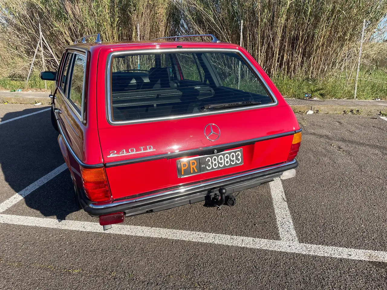 Mercedes-Benz 240, foto 2