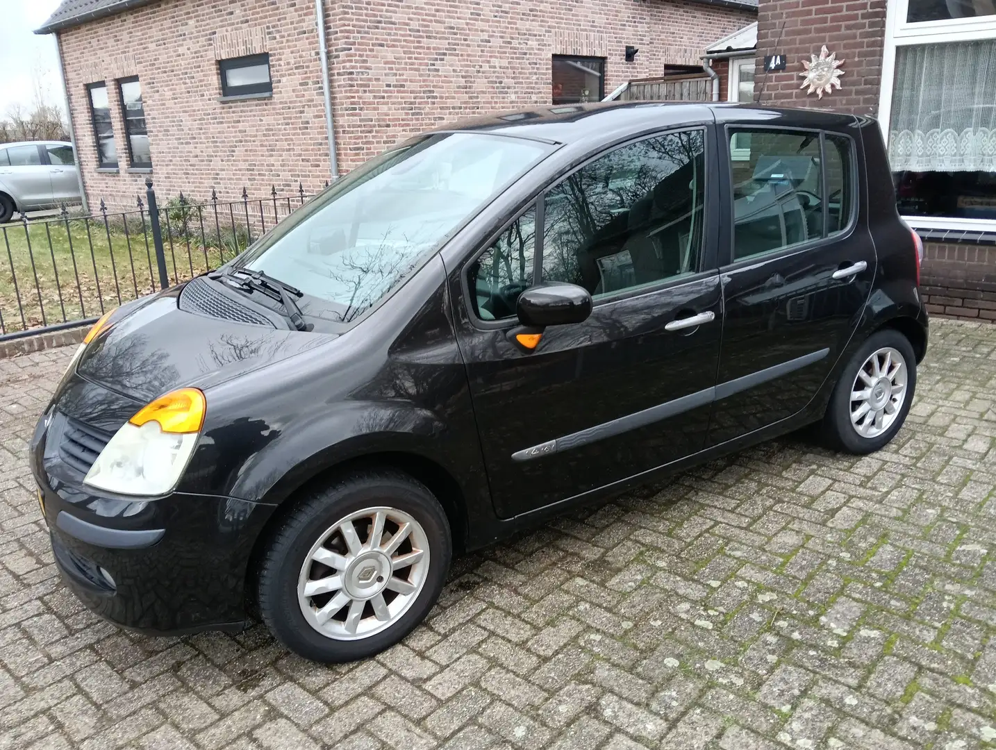 Renault Modus Modus 1.4-16V Priv.Luxe Zwart - 1