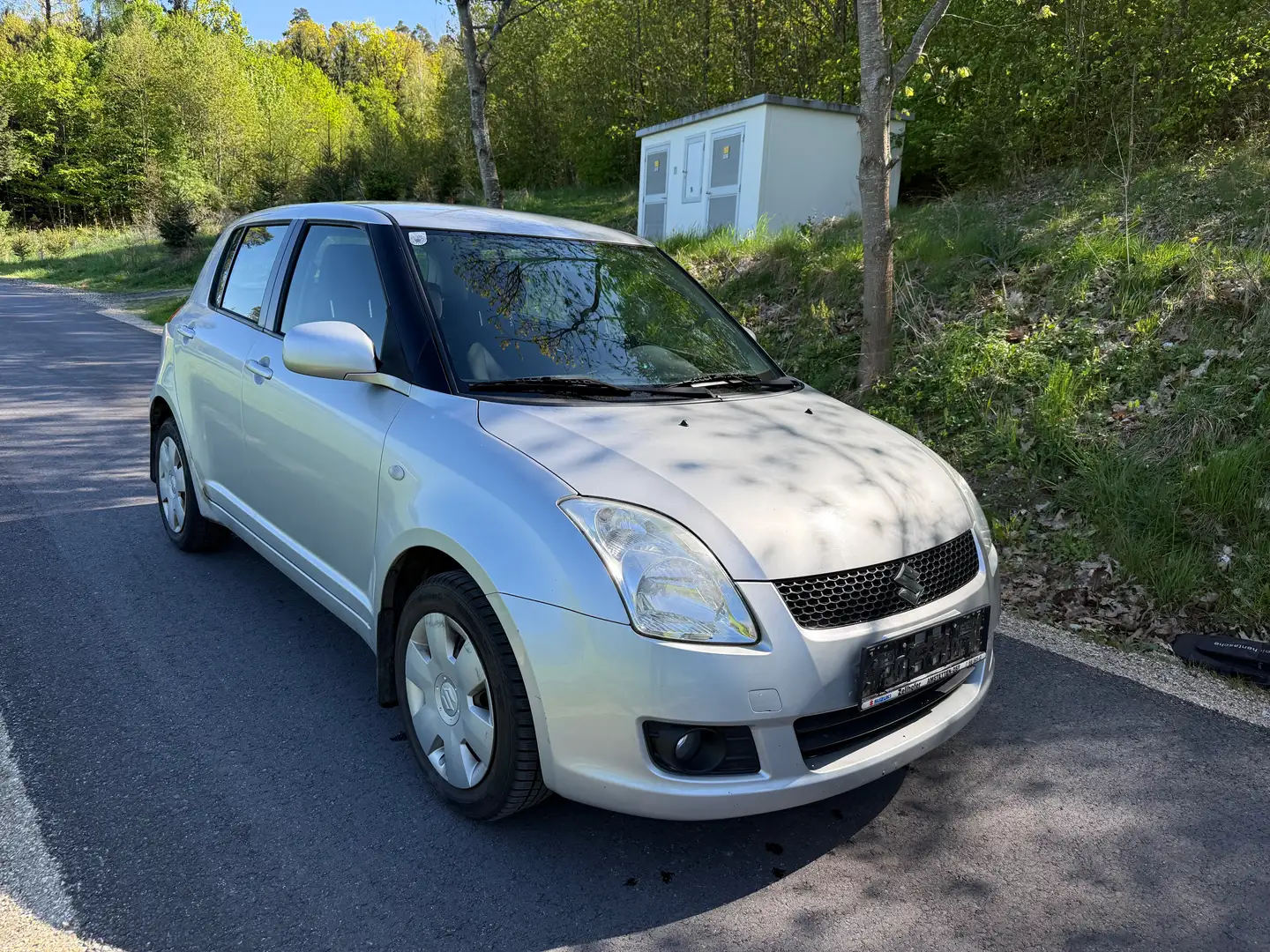 Suzuki Swift Grau - 2