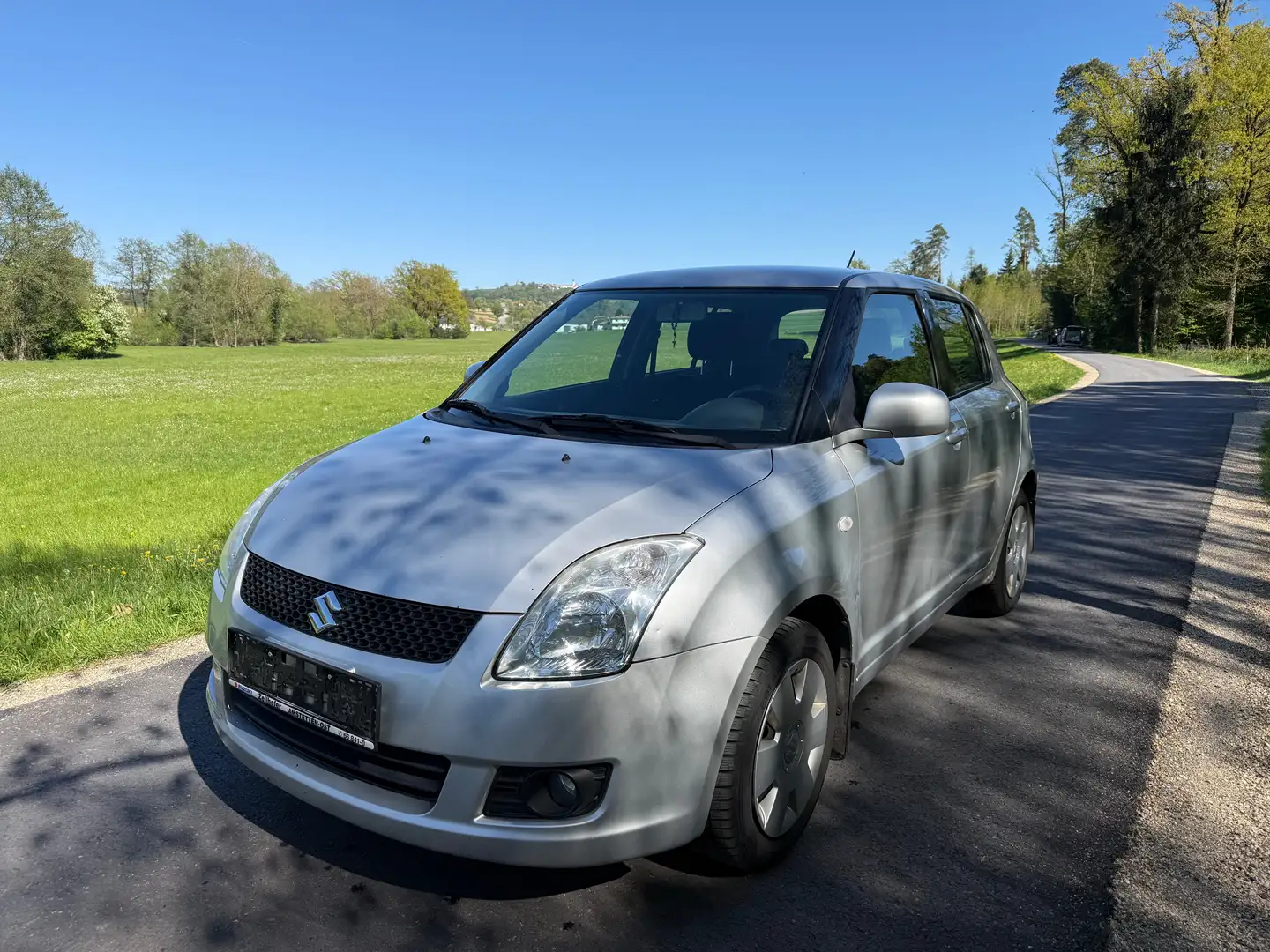 Suzuki Swift Grau - 1