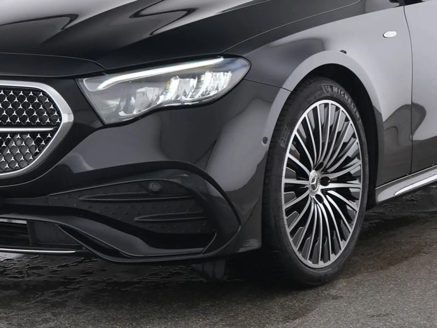 Mercedes-Benz E 300 e T AMG,LED,DISTR,MBUX,KAMERA,AMBIENTE,AHK Schwarz - 2