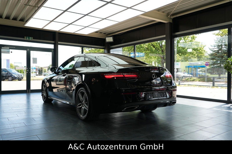 Mercedes-Benz E 400 Coupé 4Matic AMG Line — photo 4