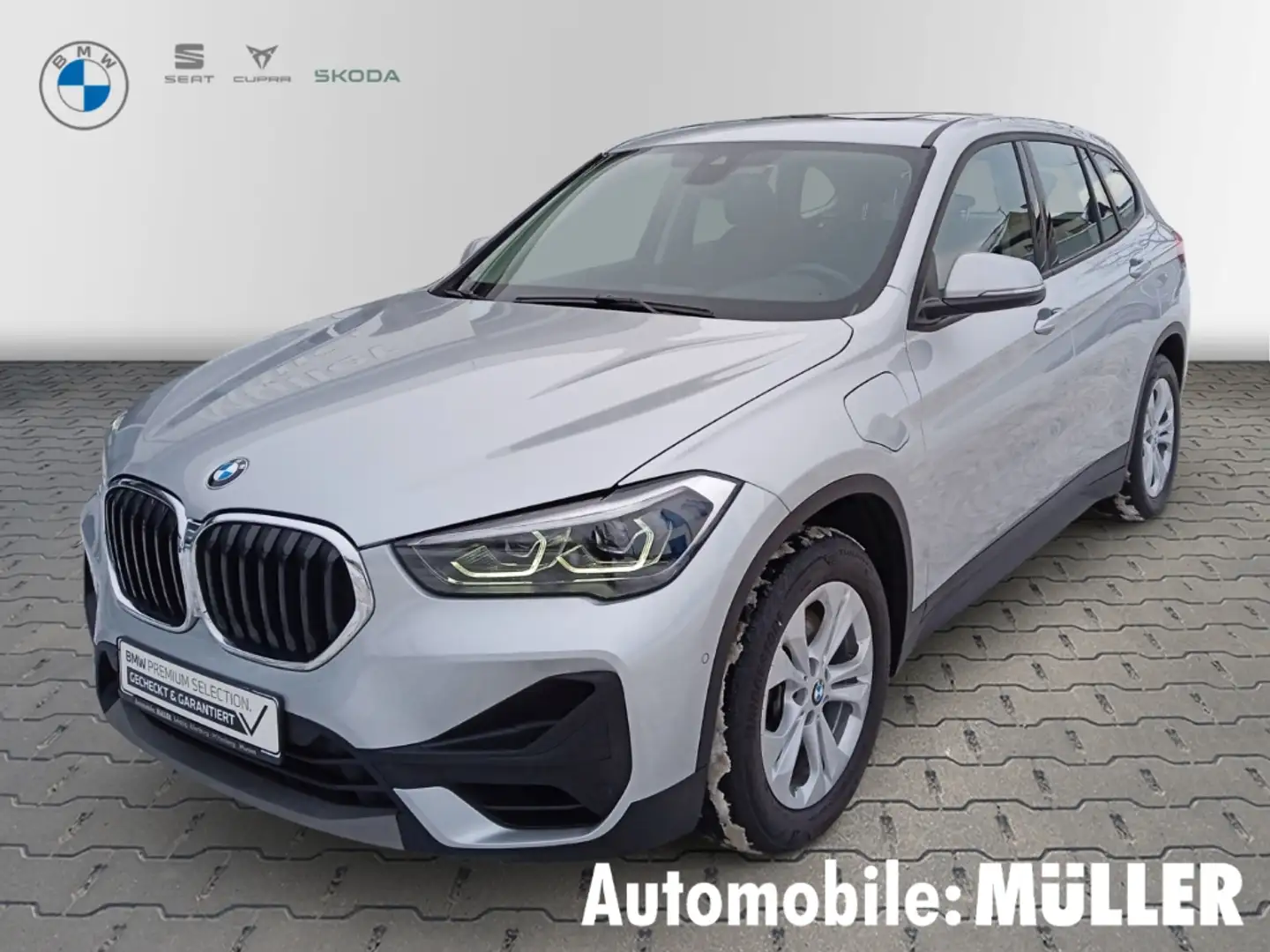 BMW X1 xDrive 25e Advantage Aut. AHZV+PANORAMADACH+LED+PD Silber - 1