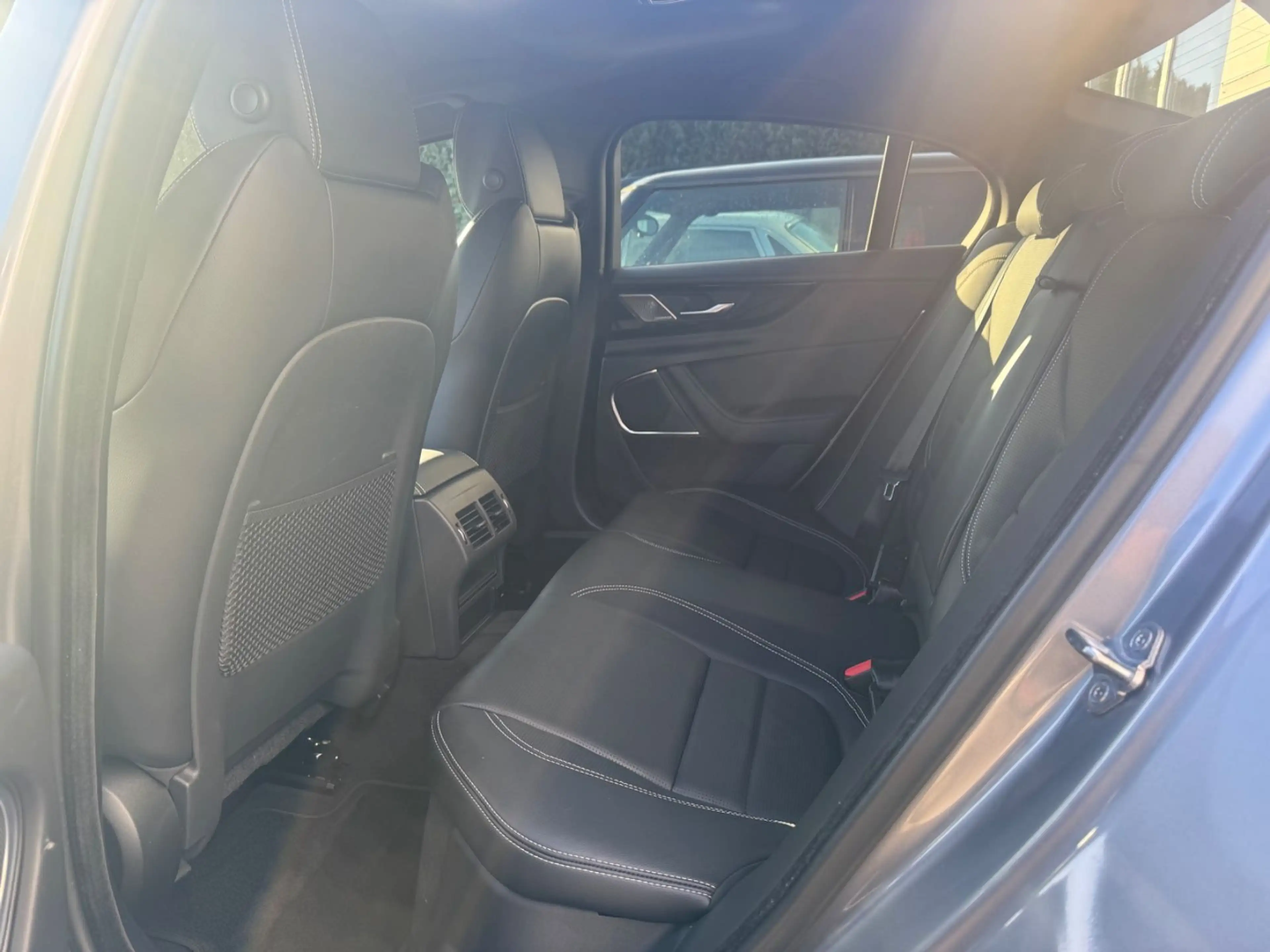 Jaguar XE R-Dynamic Black*HEAD UP*ACC*19Z*VOLL — photo 14