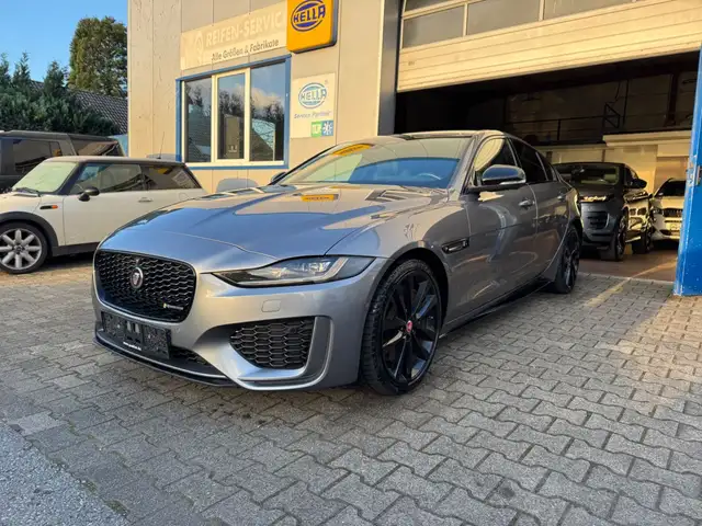 Jaguar XE R-Dynamic Black*HEAD UP*ACC*19Z*VOLL
