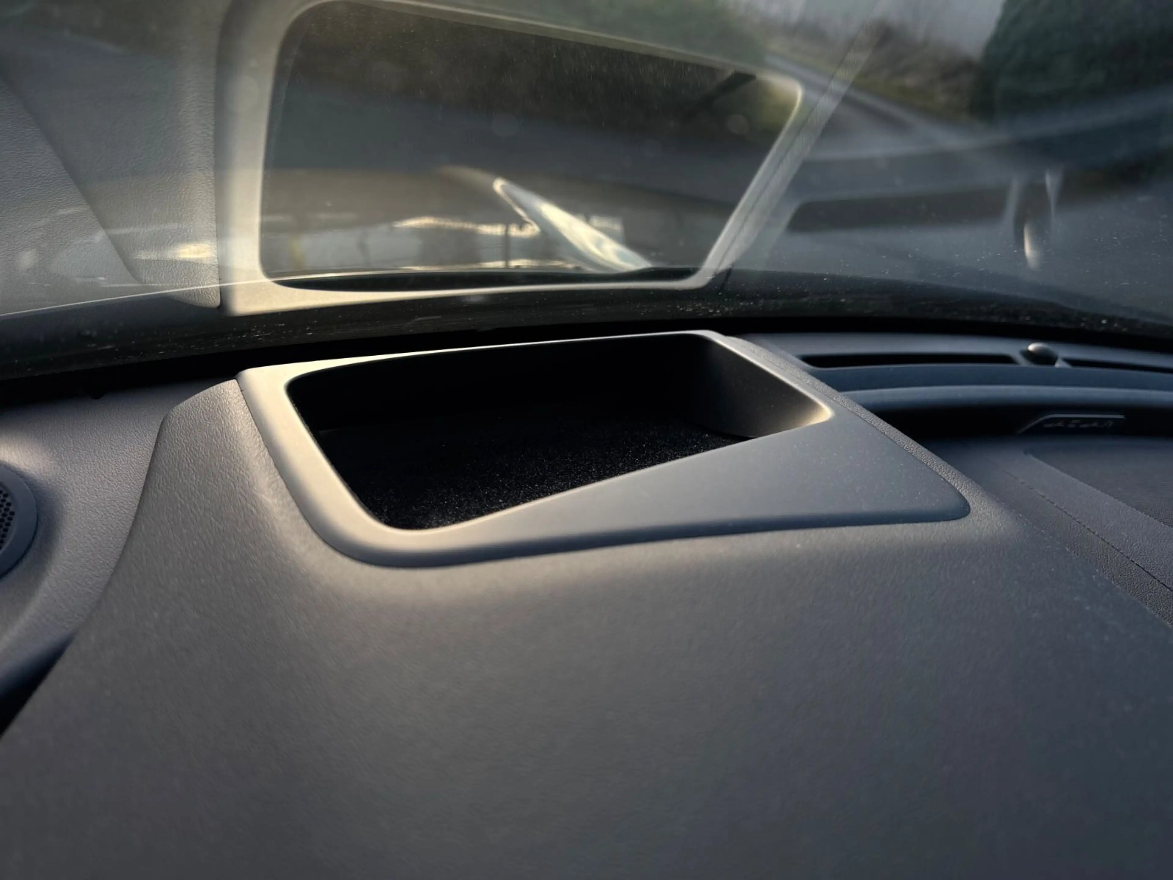 Jaguar XE R-Dynamic Black*HEAD UP*ACC*19Z*VOLL — photo 12