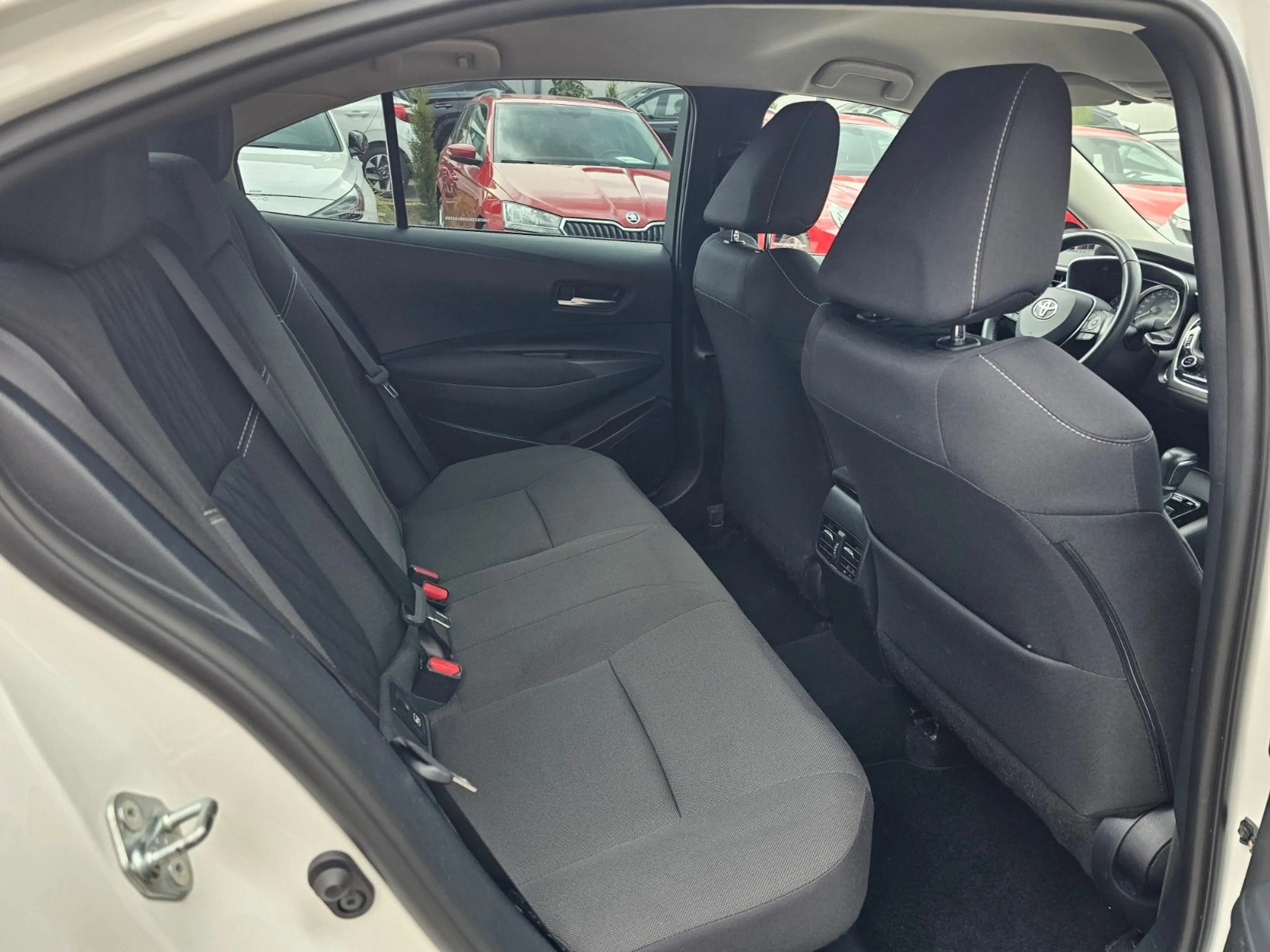 Toyota Corolla Hybrid Comfort — photo 17