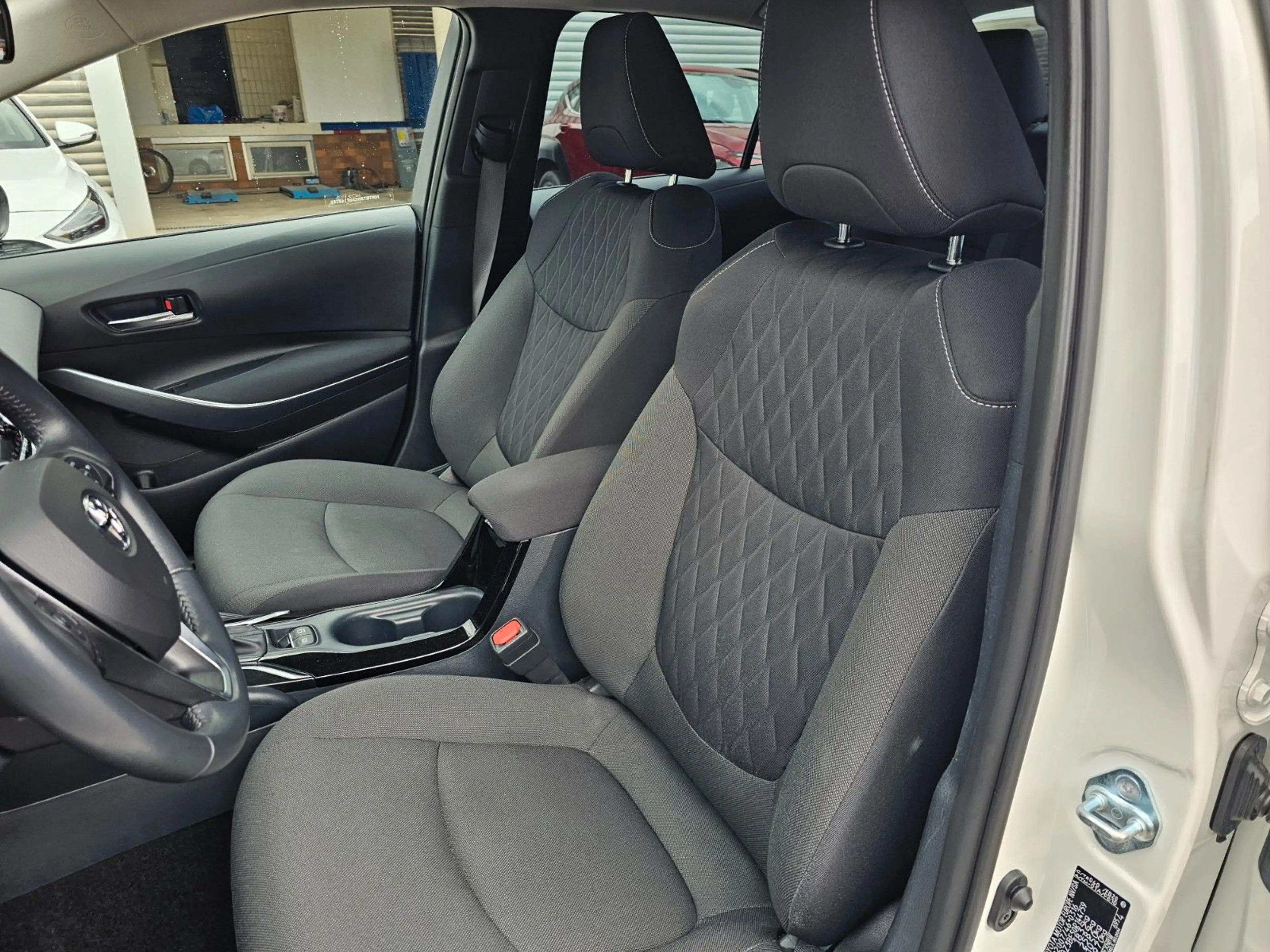 Toyota Corolla Hybrid Comfort — photo 14