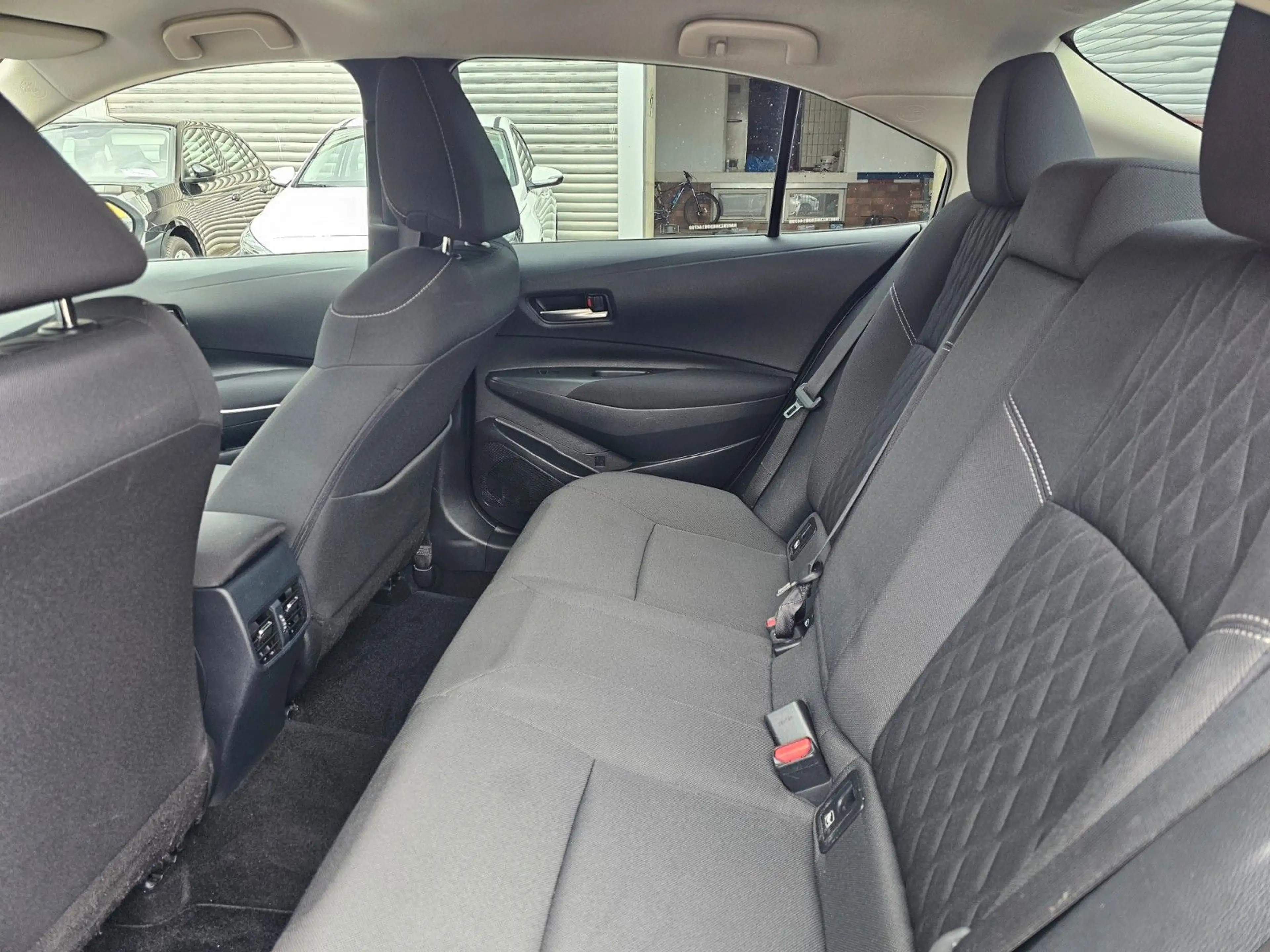 Toyota Corolla Hybrid Comfort — photo 16