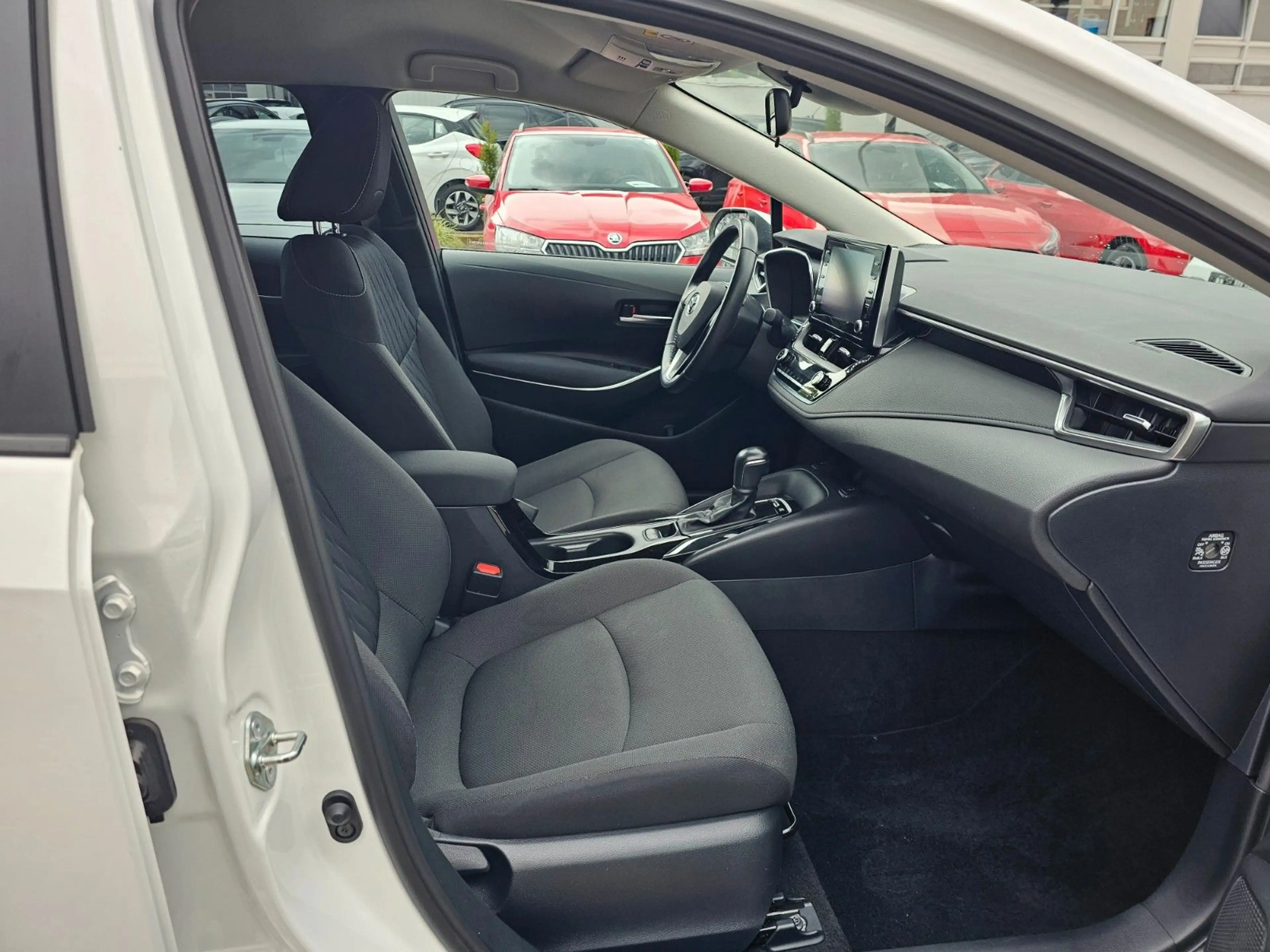 Toyota Corolla Hybrid Comfort — photo 18