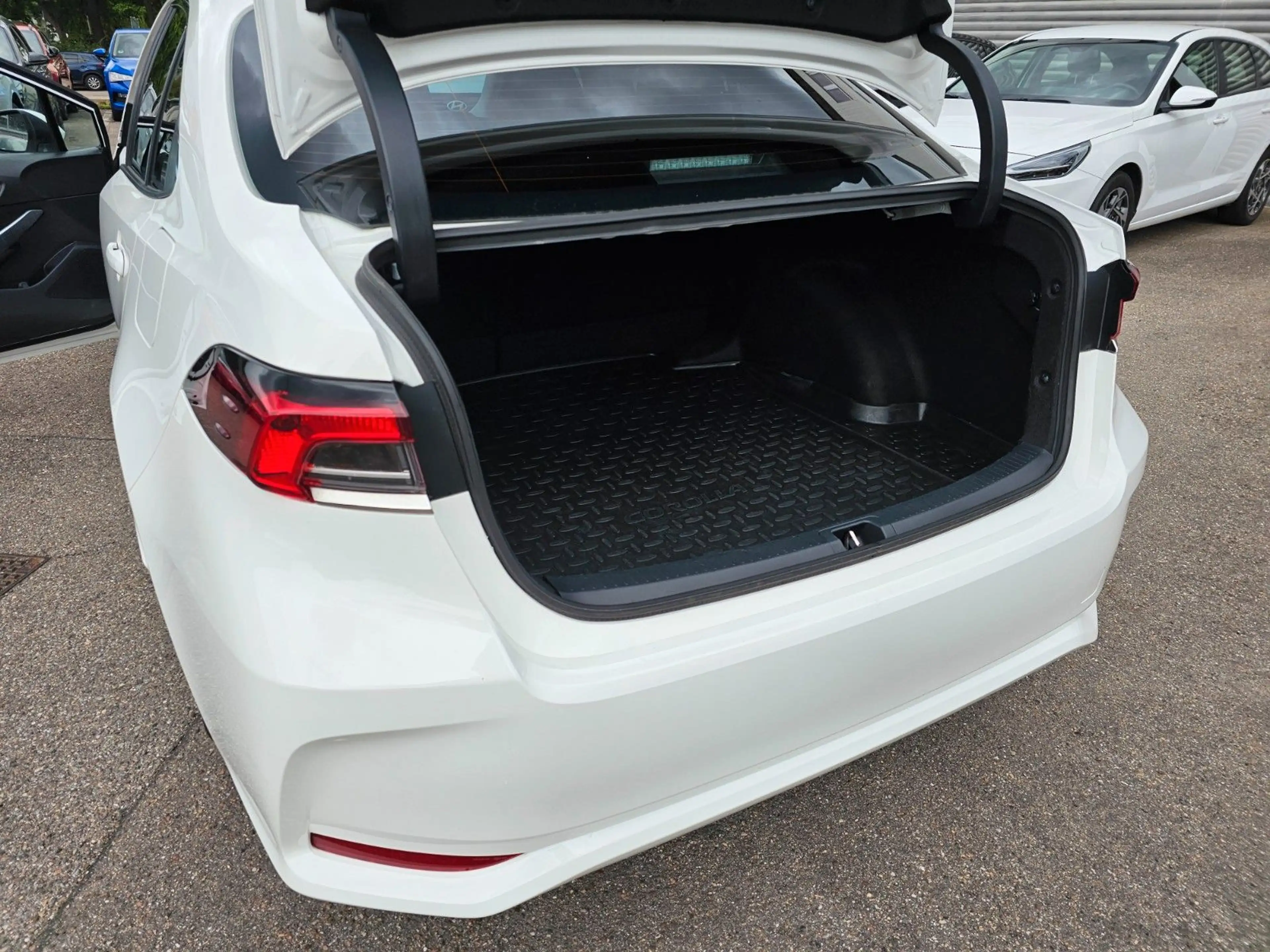 Toyota Corolla Hybrid Comfort — photo 7