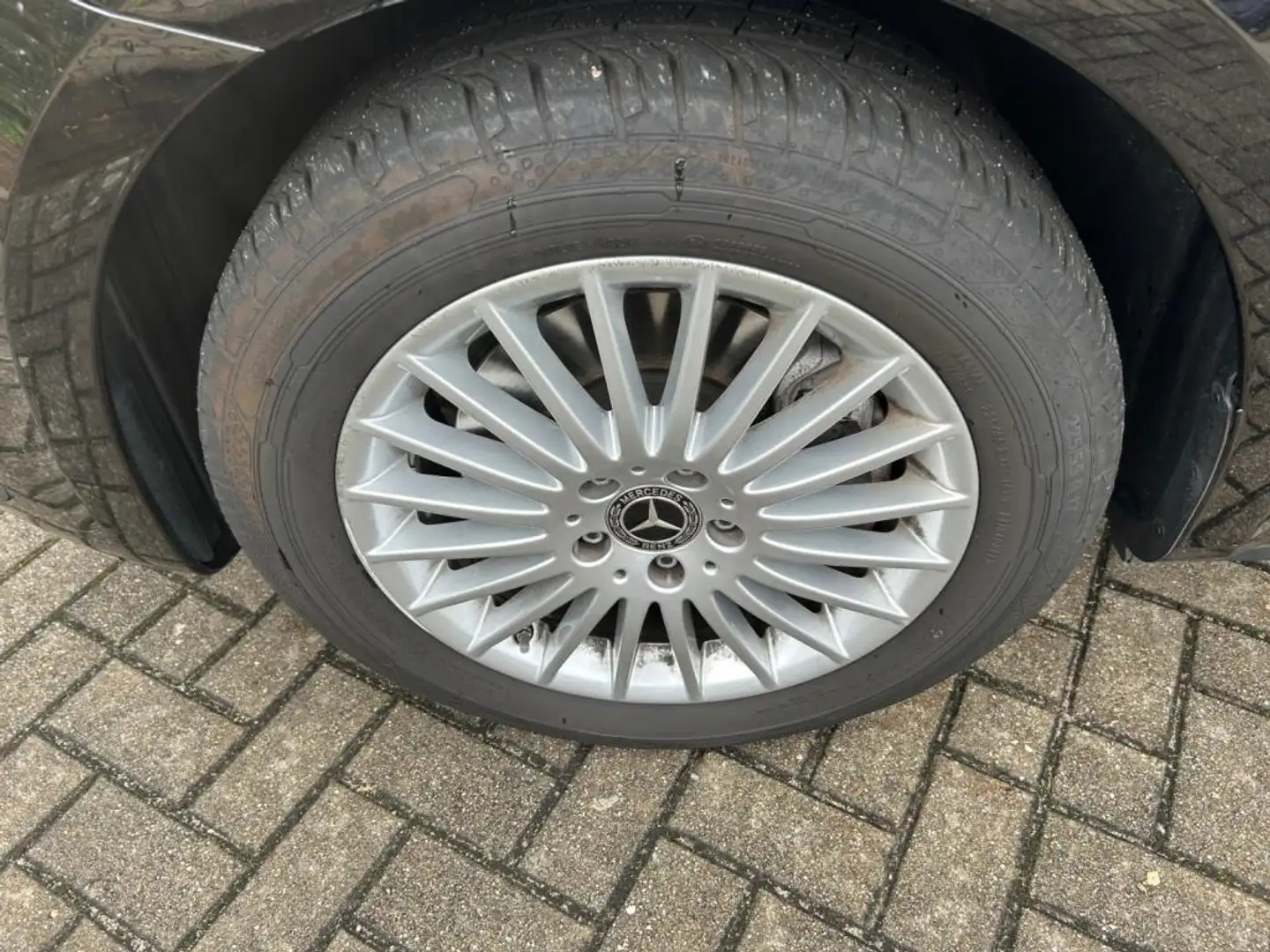 Mercedes-Benz V 220 d STYLE Kompakt 9GT+LED+AHK+DISTR+KAMERA Zwart - 2