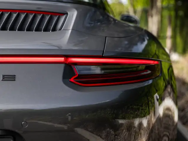 Porsche 911 view 30