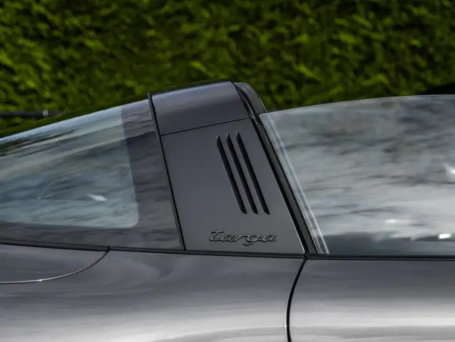 Porsche 911 view 24