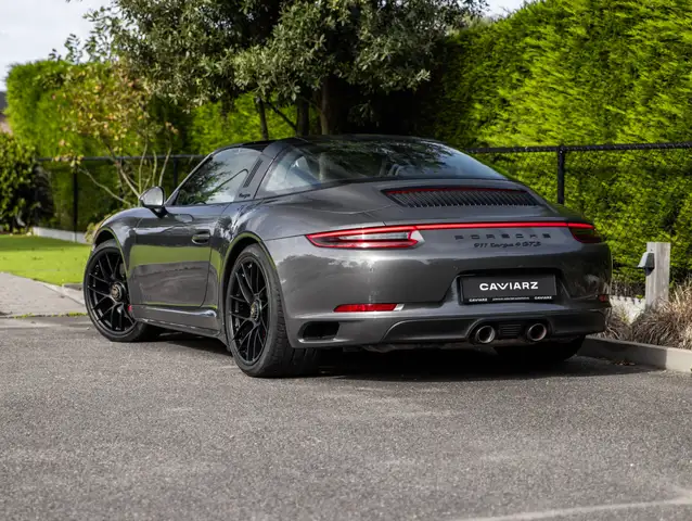Porsche 911 view 2