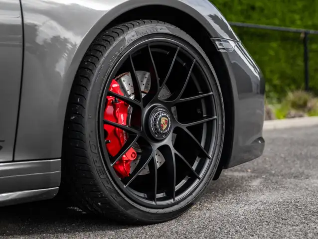 Porsche 911 view 19