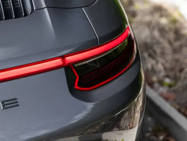 Porsche 911 view 29