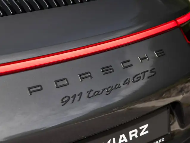 Porsche 911 view 28