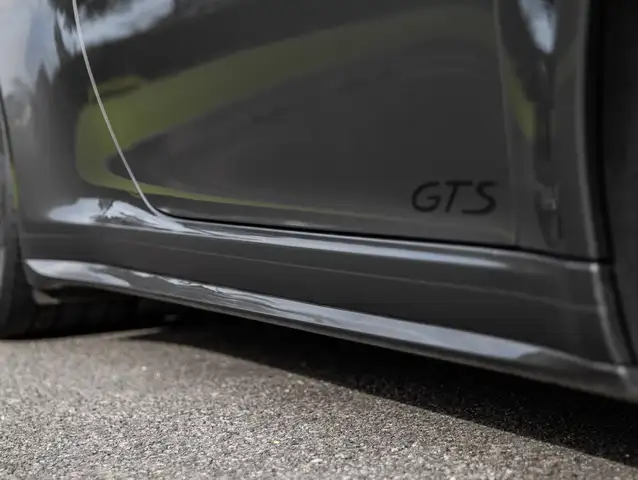 Porsche 911 view 22