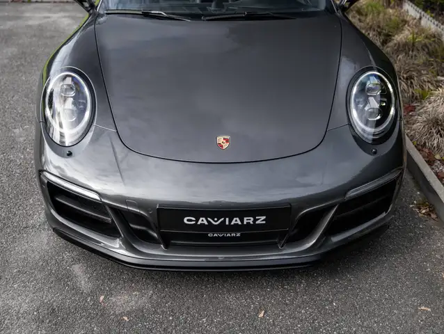 Porsche 911 view 12