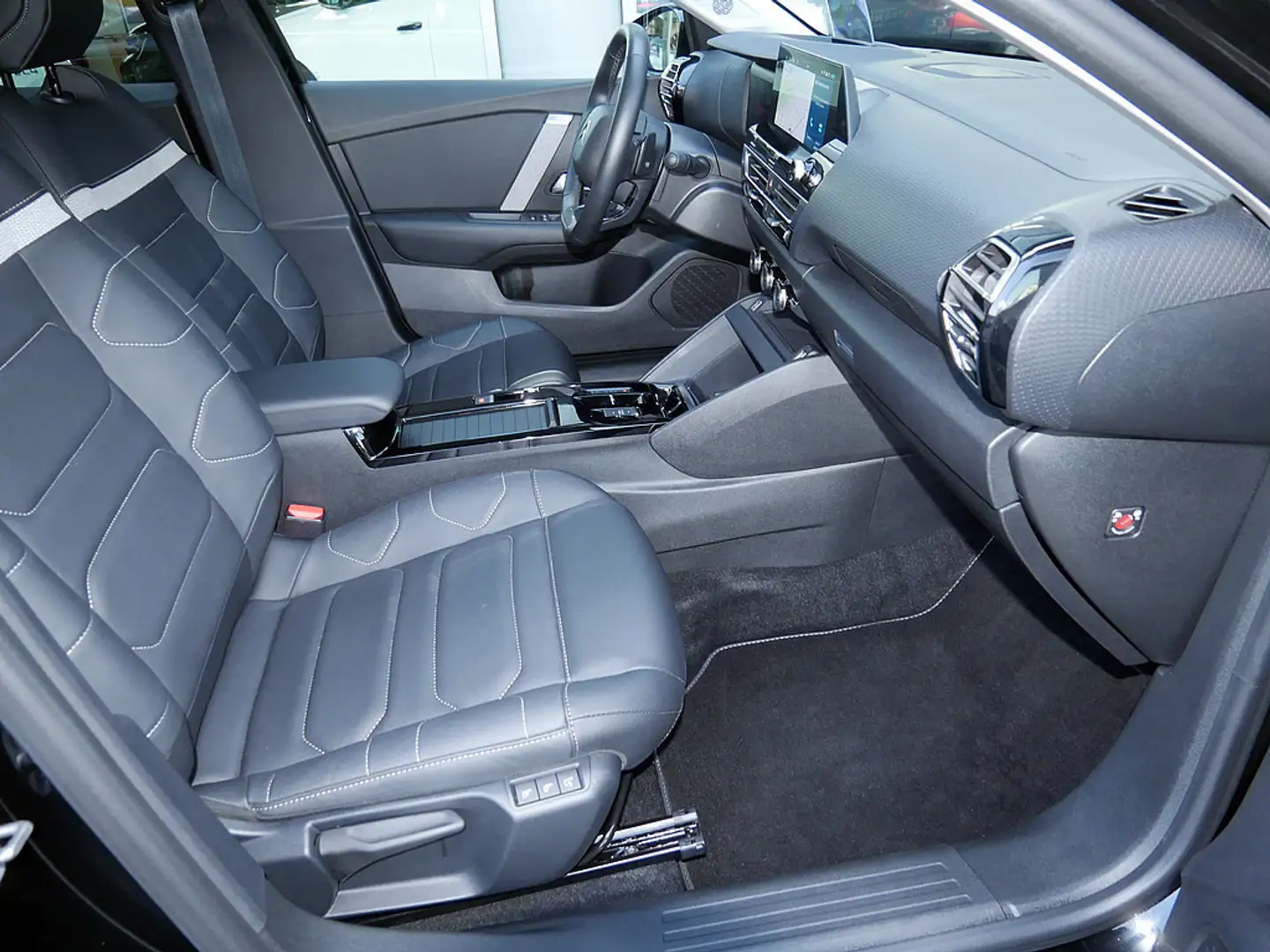 Citroen C4 X PureTech 130 EAT8 Shine NAVI ACC HUD LED Noir - 2