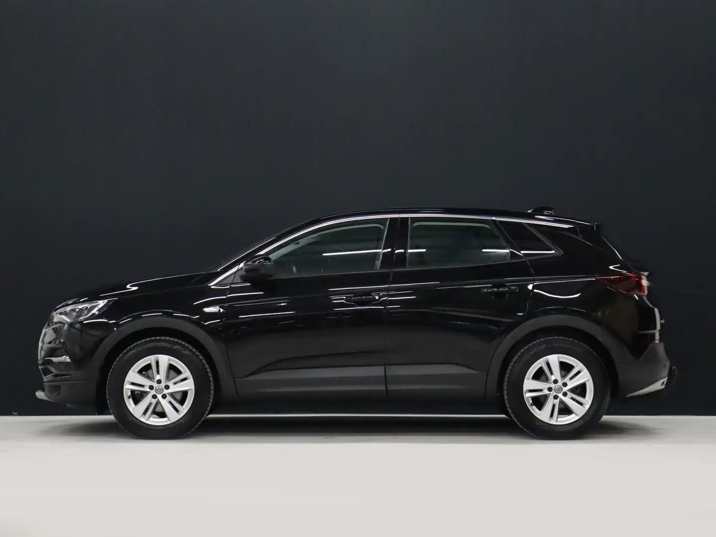 Opel Grandland X 1.2 Turbo Business Elegance [CARPLAY, CRUISE CONTR Zwart - 2