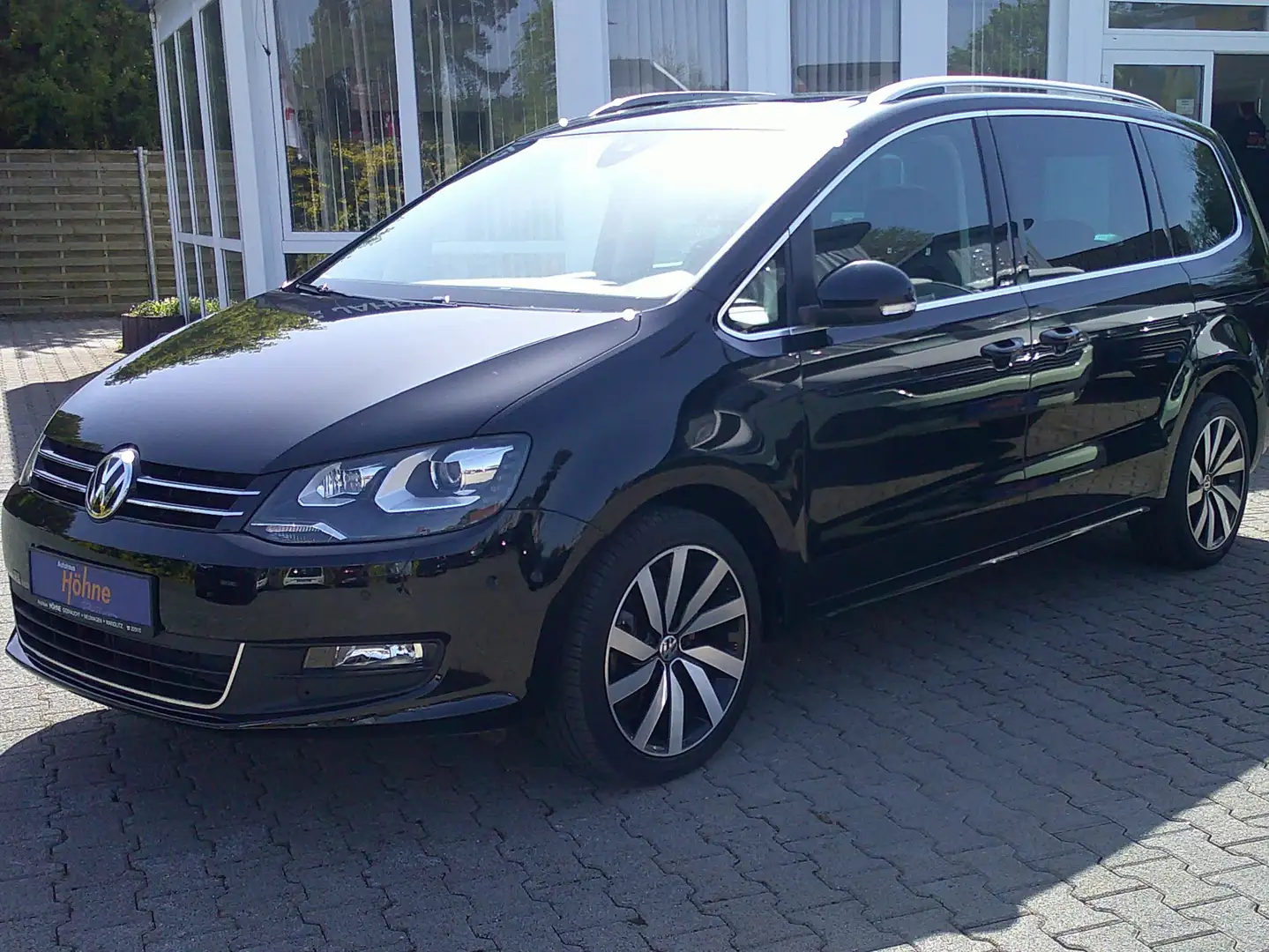 Volkswagen Sharan IQ.DRIVE Standheizung Panoramadach AZV Schwarz - 1