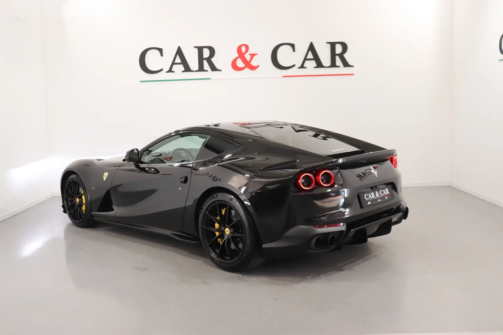 Ferrari 812 Superfast 6.5 dct Schwarz - 2