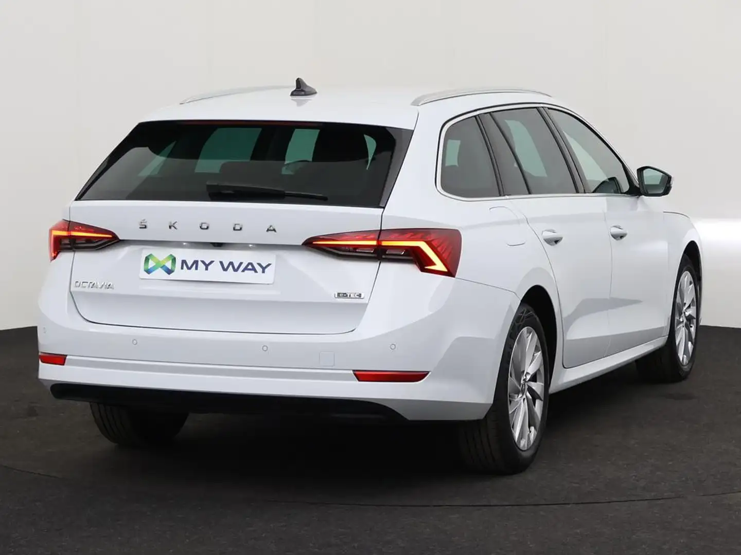 Skoda Octavia Octavia Combi Clever 1.0 TSI m-HEV DSG7 / Cruise Control / Navi / Camera Blanc - 2