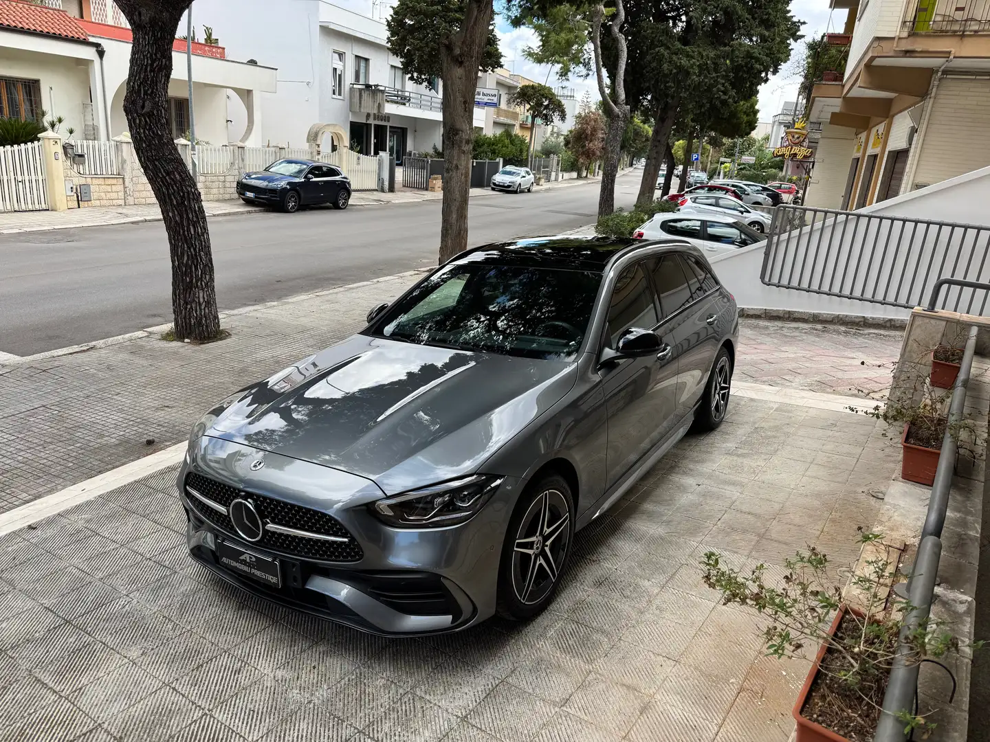 Mercedes-Benz C 300 SW de phev AMG Line Premium Plus auto Grigio - 1