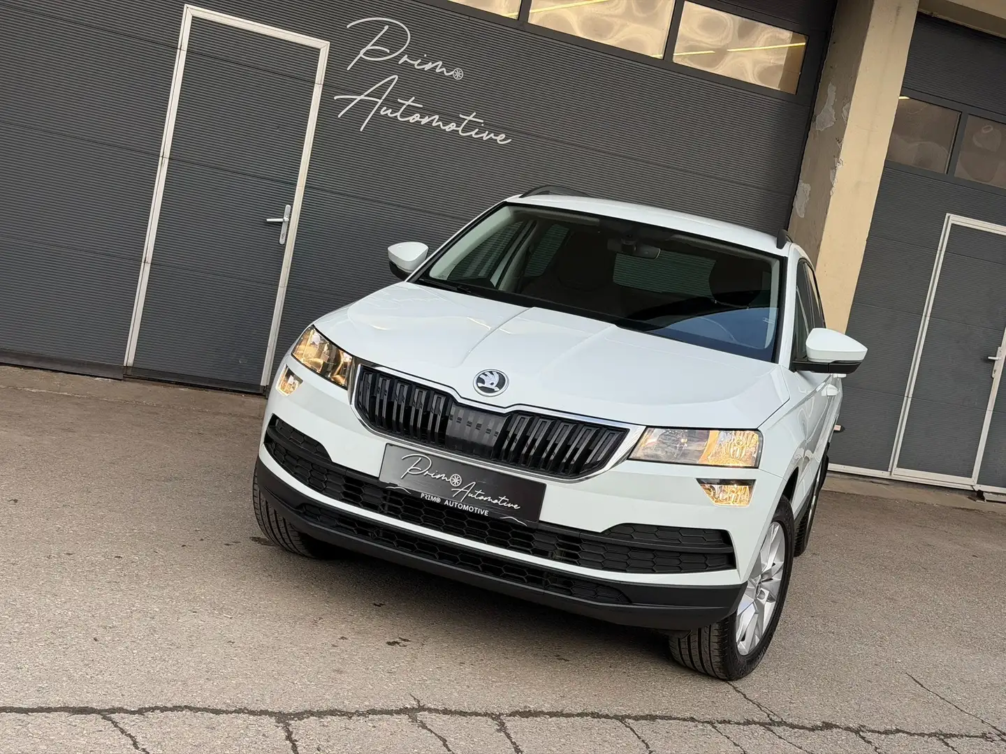 Skoda Karoq Ambition 4x4 2,0TDI AHK* LED* PDC* ab € 179,-* Weiß - 1