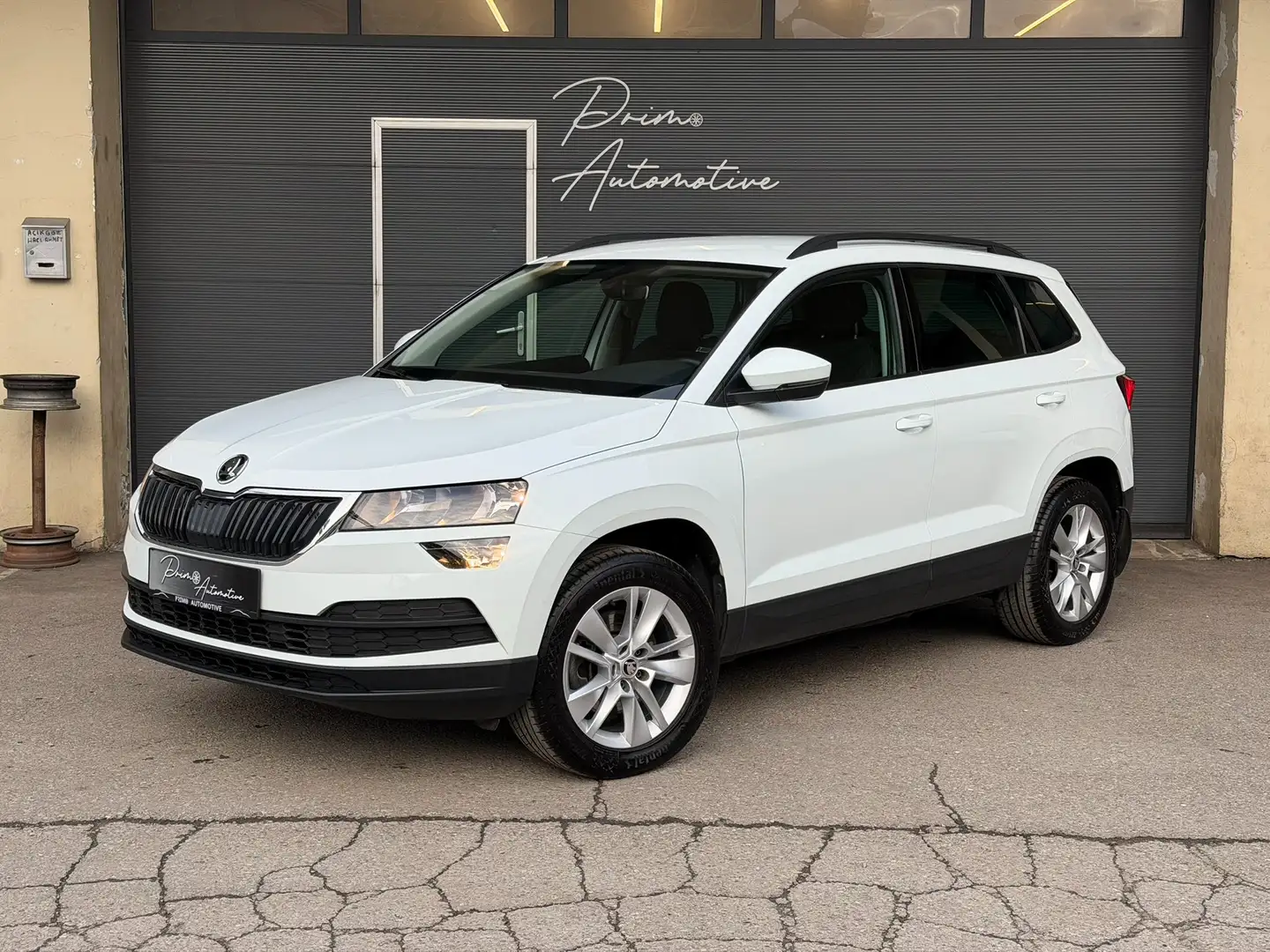 Skoda Karoq Ambition 4x4 2,0TDI AHK* LED* PDC* ab € 179,-* Weiß - 2