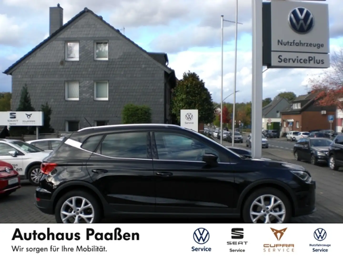 SEAT Arona FR 1.0 TSI DSG LED NAVI ACC RFK PLA BlindSpot App Schwarz - 1