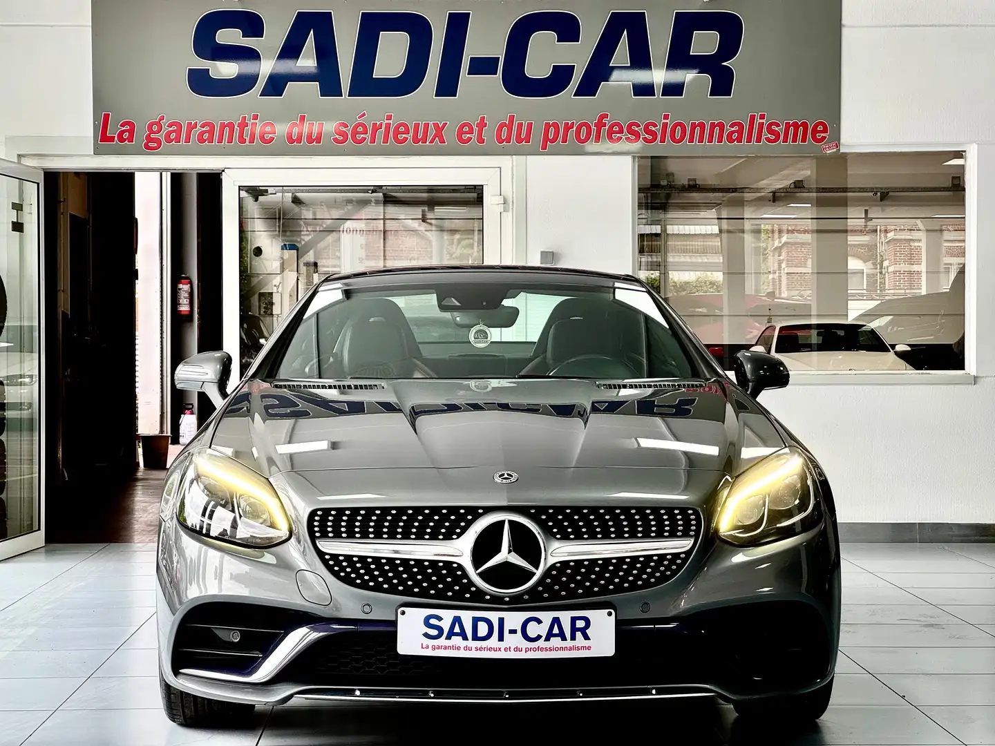 Mercedes-Benz SLC 250 d 204cv Roadster - AMG LINE EDITION Grau - 2