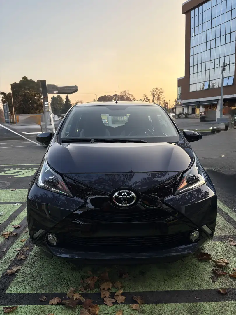 Toyota Aygo X-Play MMT  automatica allestimento guida disabili Blu/Azzurro - 2