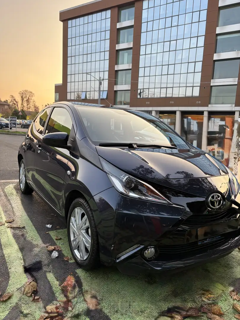Toyota Aygo X-Play MMT  automatica allestimento guida disabili Blu/Azzurro - 1