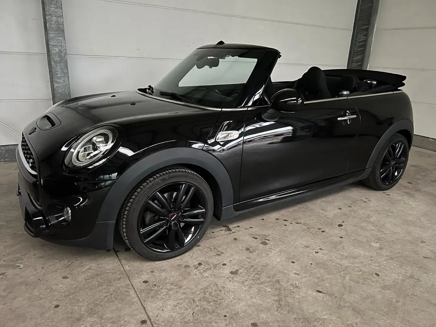 MINI Cooper S Cabrio Sport-Aut.+ Navi+LED+ JCW-Trim ! Schwarz - 1