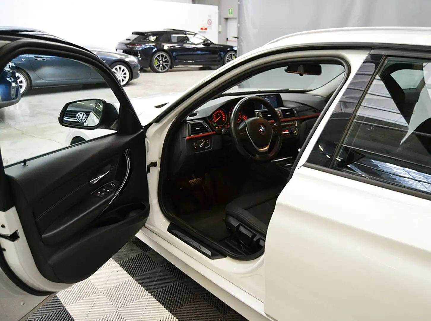 BMW 320 d Touring Sport Automatica - Navi - Xenon - Pdc Bianco - 2