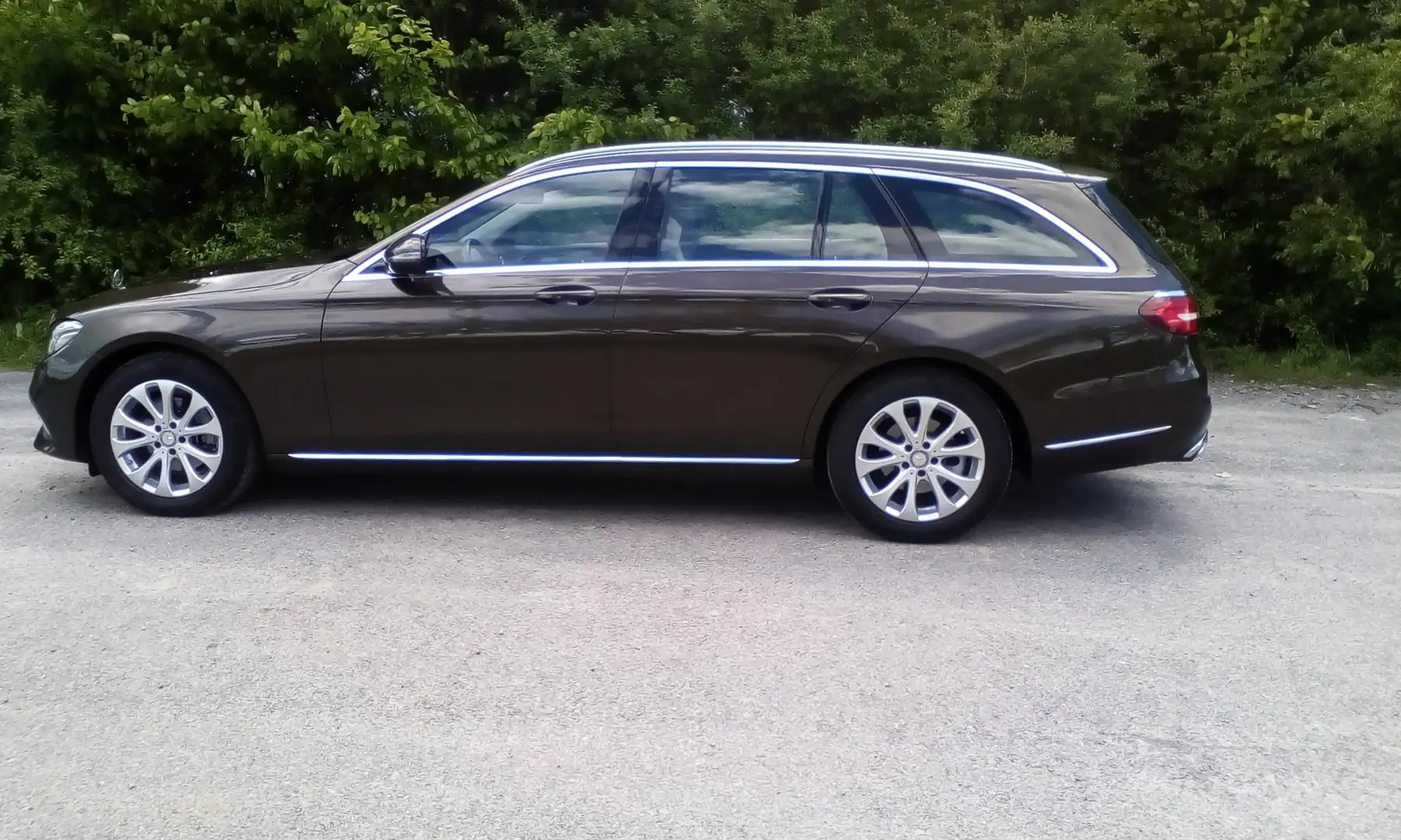 Mercedes-Benz E 220 E 220 d T Exclusive Aut. Braun - 1