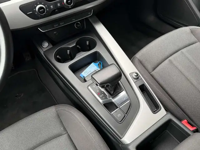 Audi A4 view 26