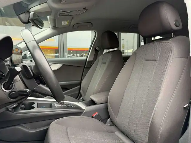 Audi A4 view 13
