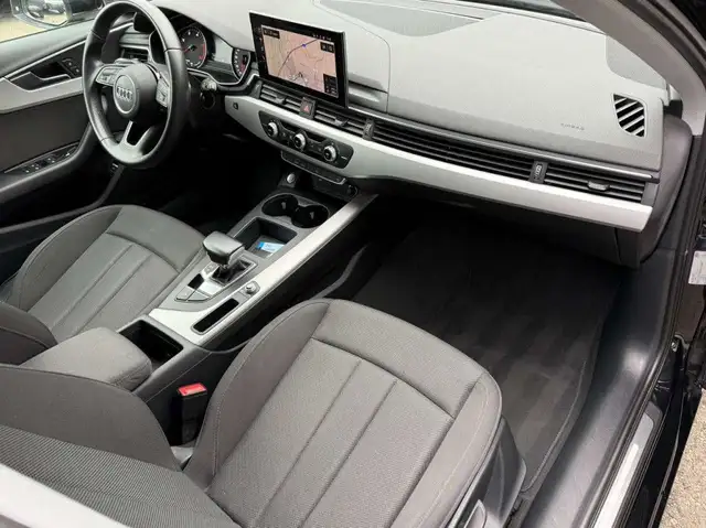 Audi A4 view 15