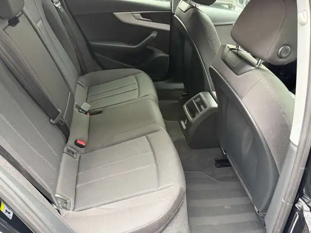 Audi A4 view 19