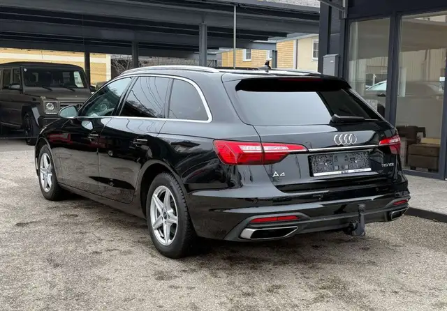 Audi A4 view 7