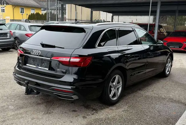 Audi A4 view 8