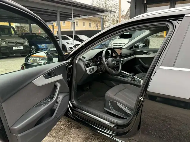 Audi A4 view 12